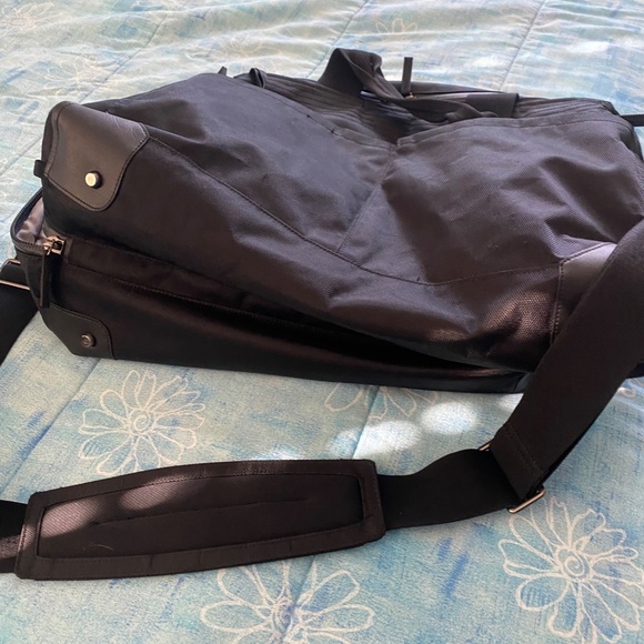 Black Travel Bag - Picture 5 of 9